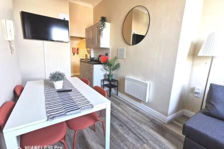 Cosy Near Oconnell St Reliable Fast Wifi Apartment *