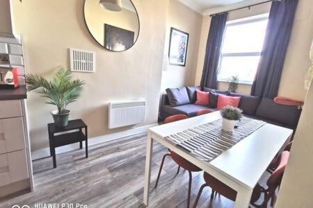 Cosy Near Oconnell St Reliable Fast Wifi *