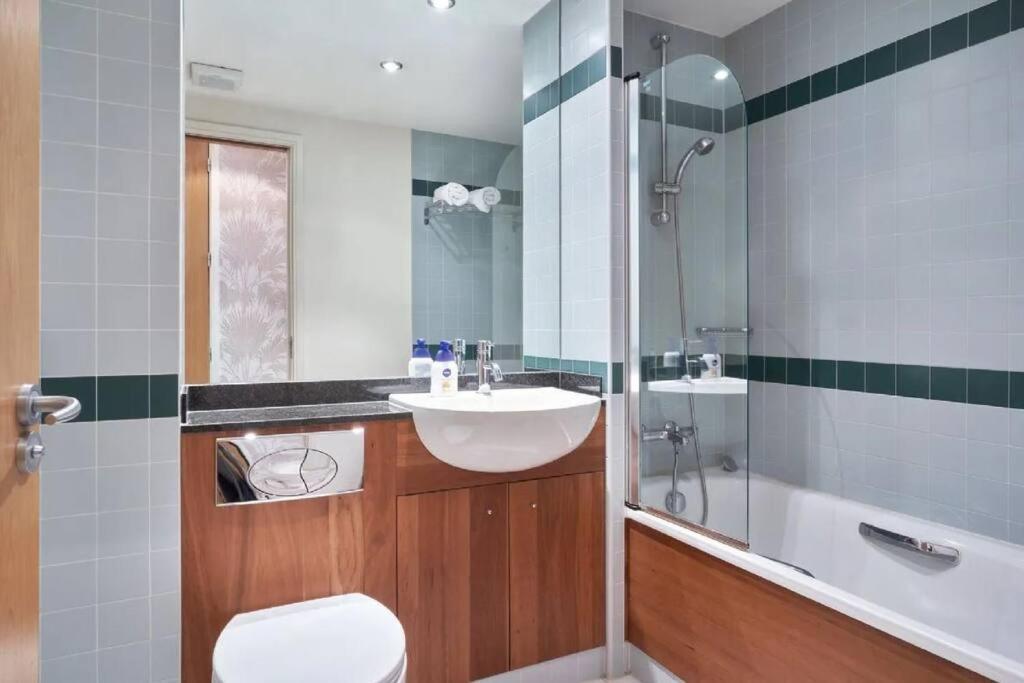 Large Stylish Bright & Luxurious 2 Bed * Dublin