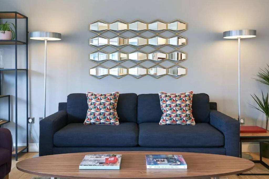 Large Stylish Bright & Luxurious 2 Bed Holiday home *