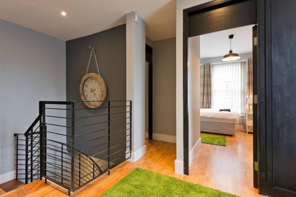 Apartment Beautiful, Large 4 Bedroom City Centre Townhouse *