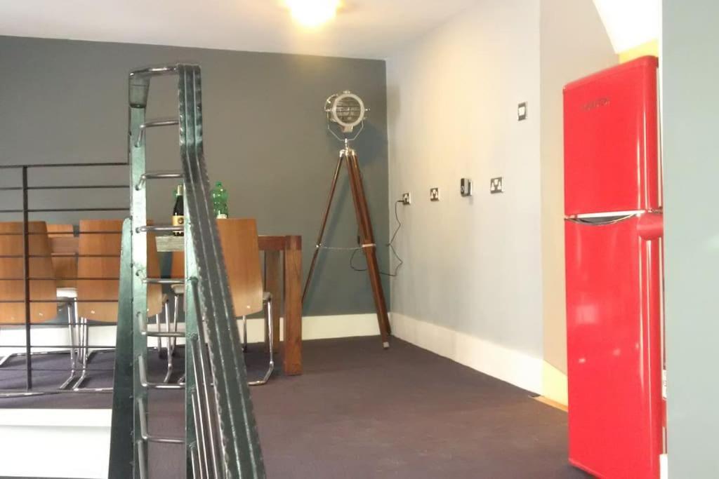 Beautiful, Large 4 Bedroom City Centre Townhouse Apartment *