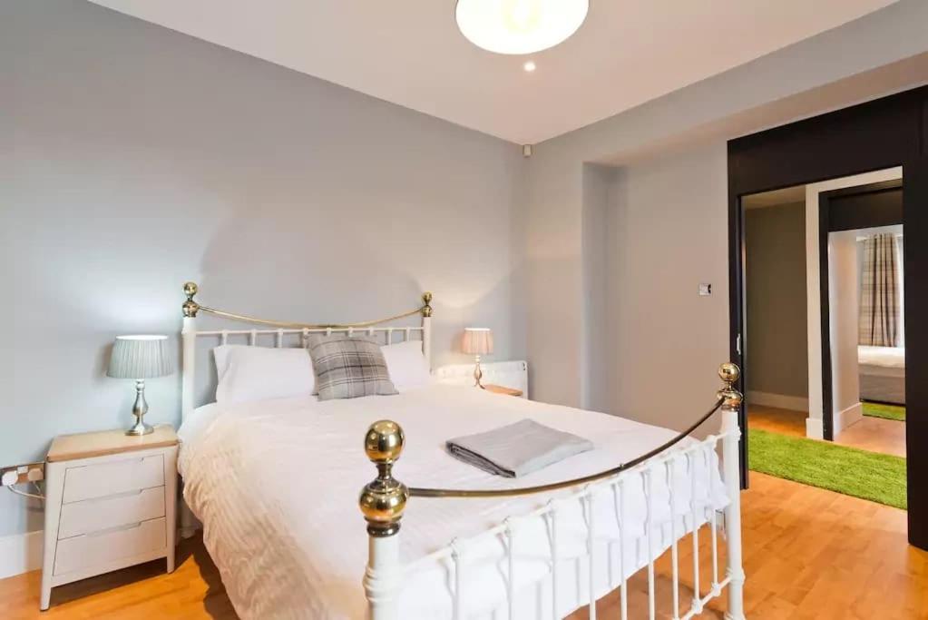 Beautiful, Large 4 Bedroom City Centre Townhouse Apartment Dublin