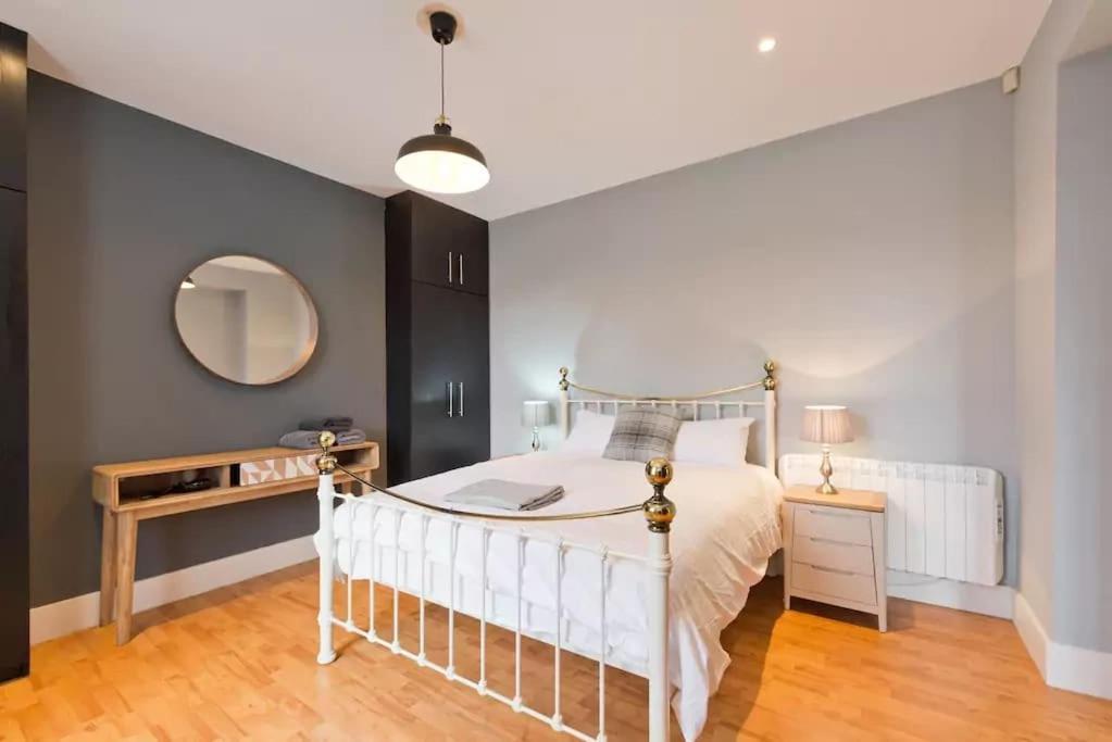 Beautiful, Large 4 Bedroom City Centre Townhouse Dublin