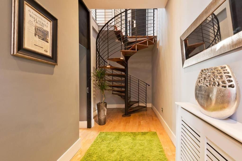 Apartment Beautiful, Large 4 Bedroom City Centre Townhouse