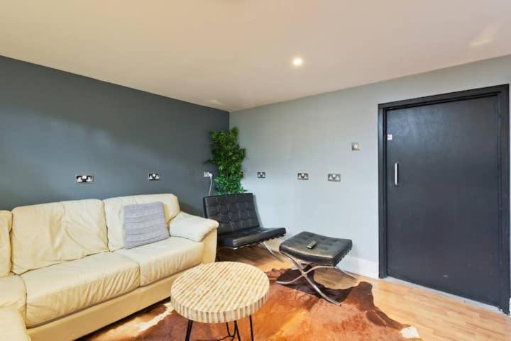 Beautiful, Large 4 Bedroom City Centre Townhouse Dublin