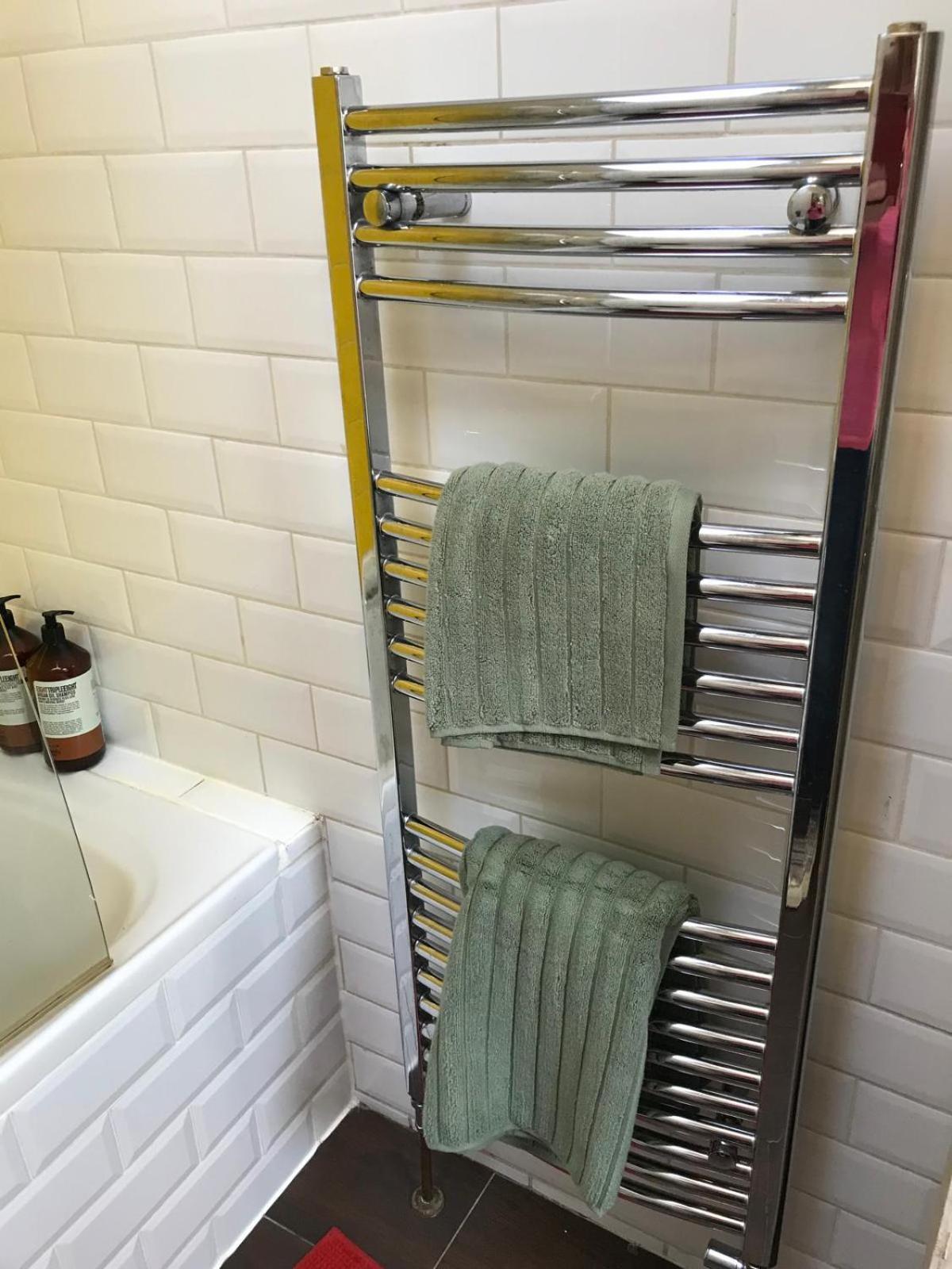 Spacious 3 Bed Townhouse In 12 Apartment Dublin