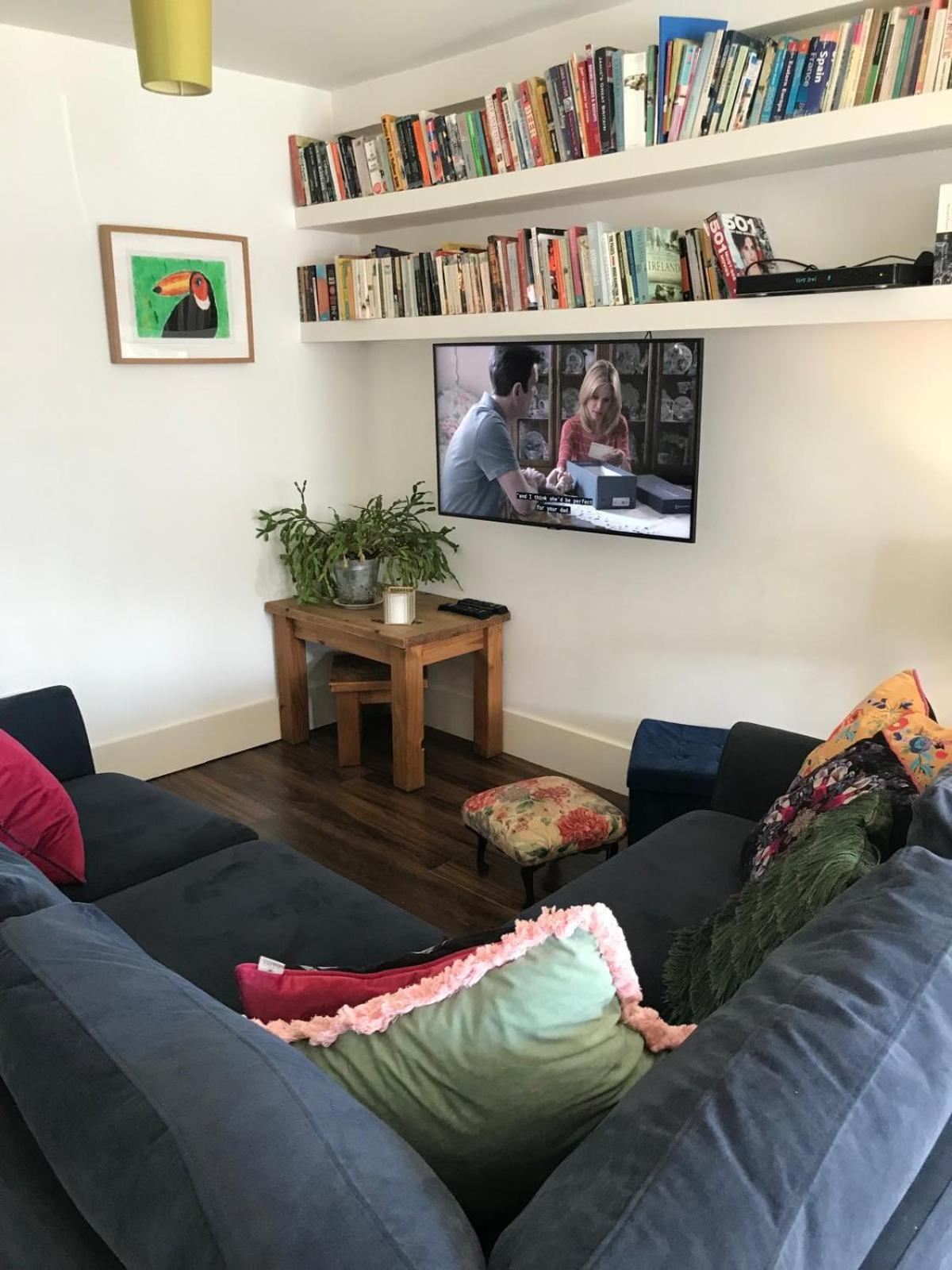 Spacious 3 Bed Townhouse In 12 Dublin