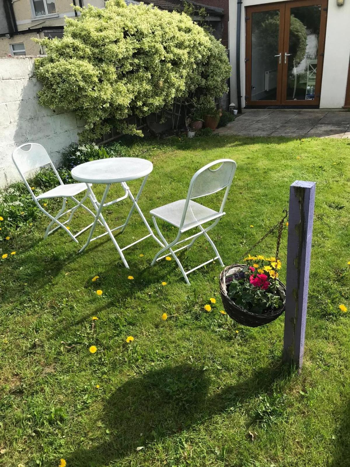 Spacious 3 Bed Townhouse In 12 Apartment Dublin