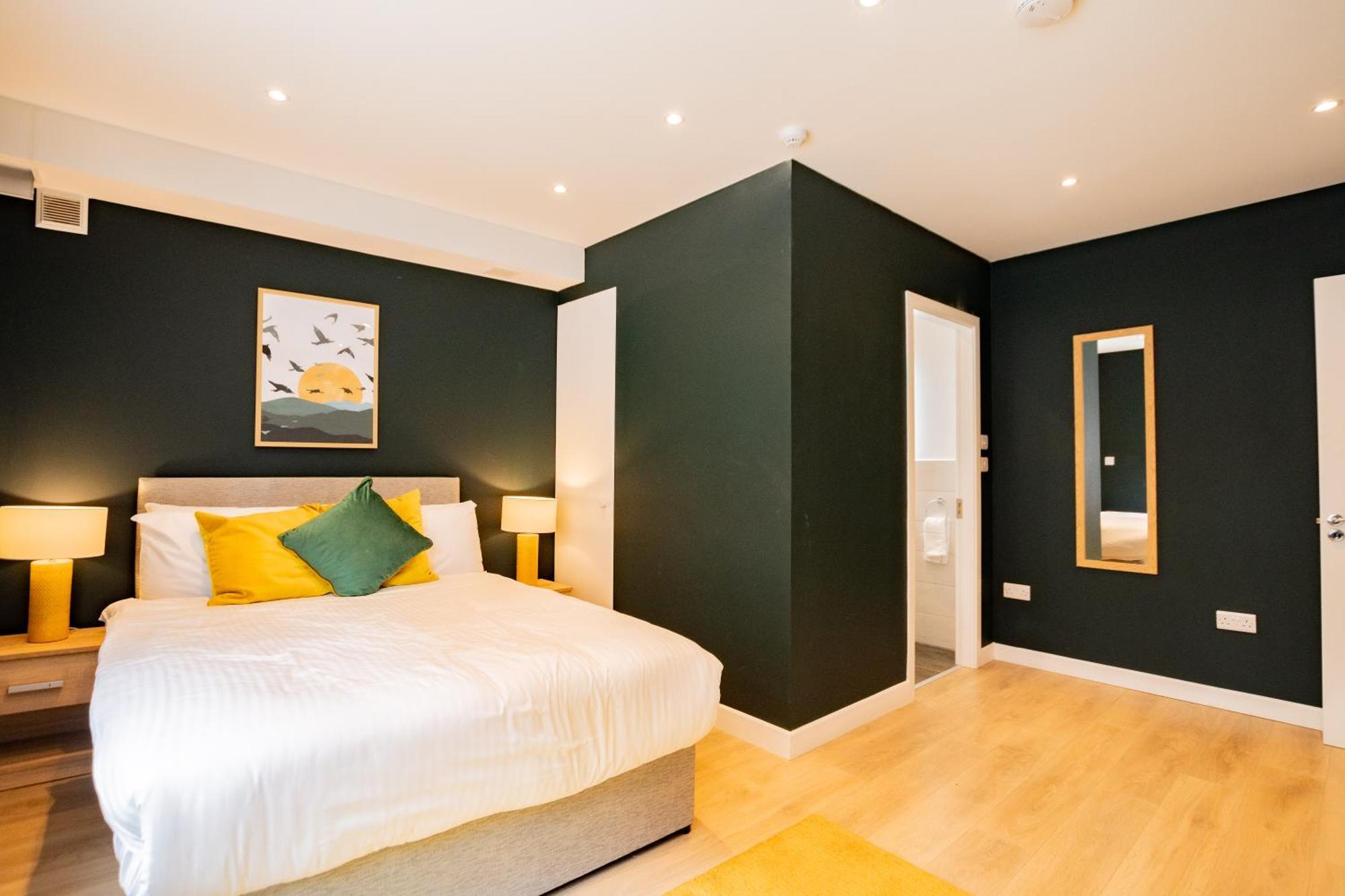 Holiday home The Large Group House -sleeps 21 *