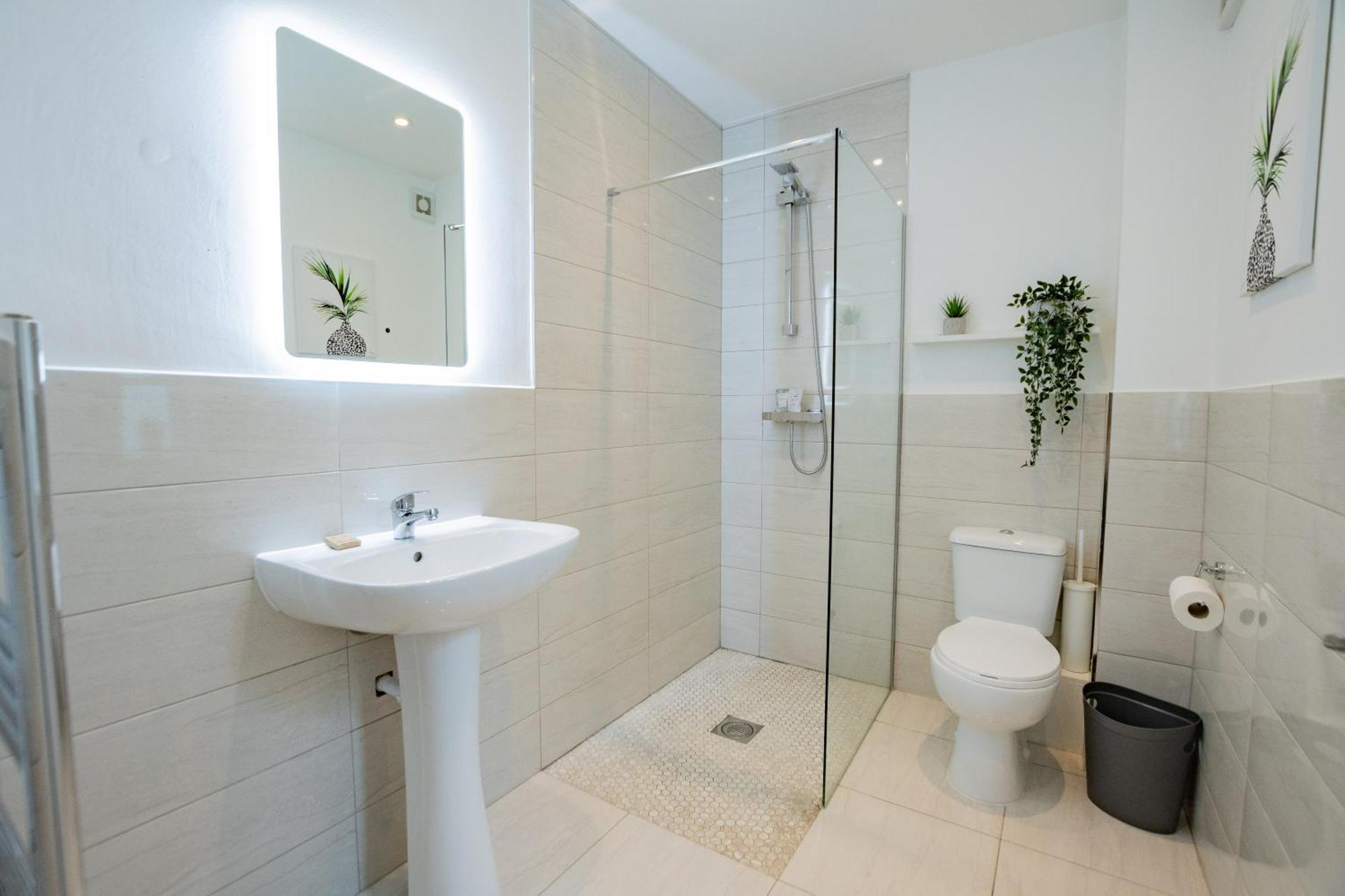 Holiday home The Large Group House -sleeps 21 Dublin