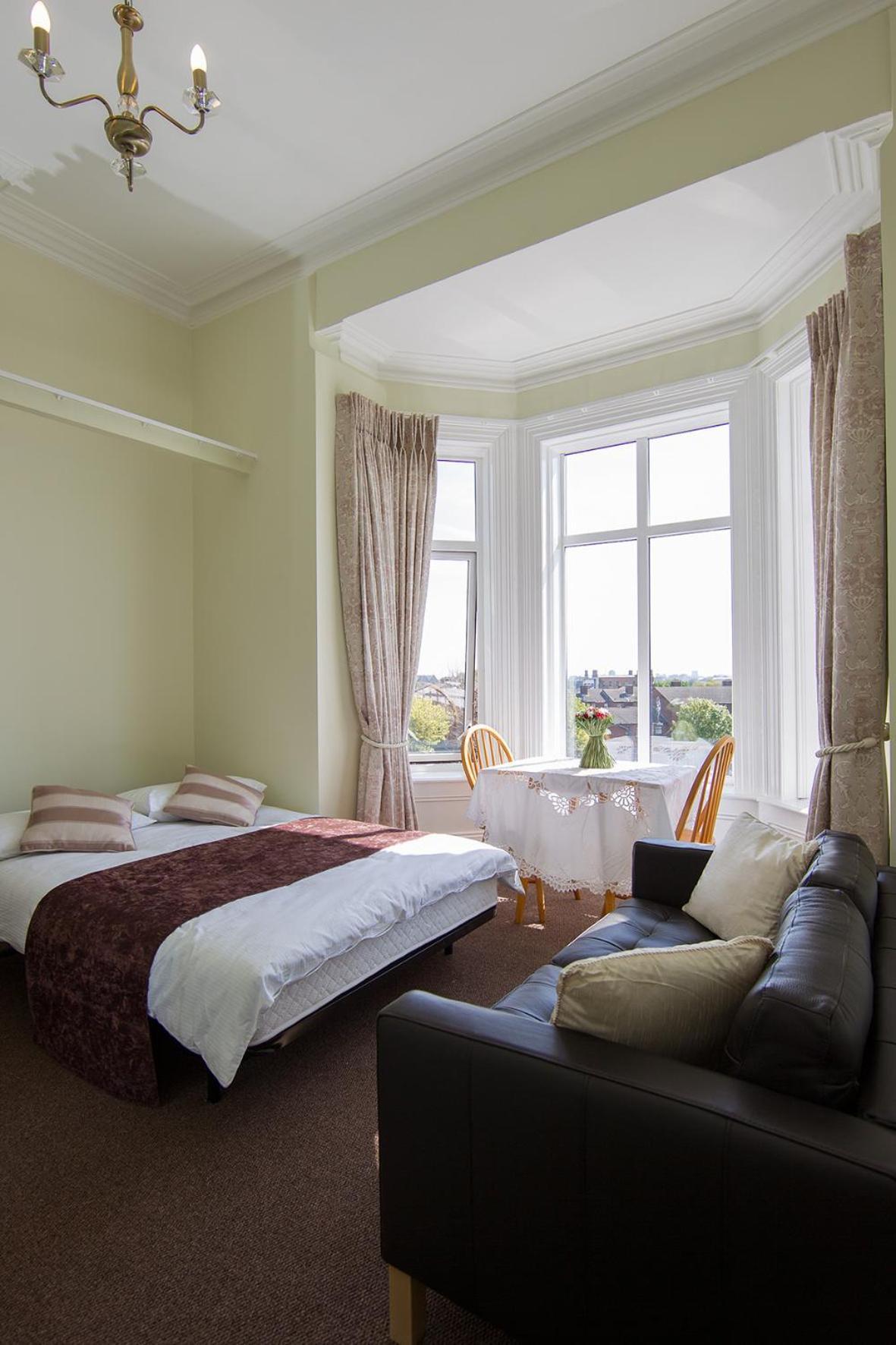 Glencourt Apartment *