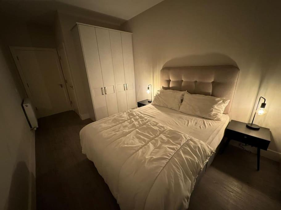 Private King Size In Well Decorated Shared Flat Apartment Dublin