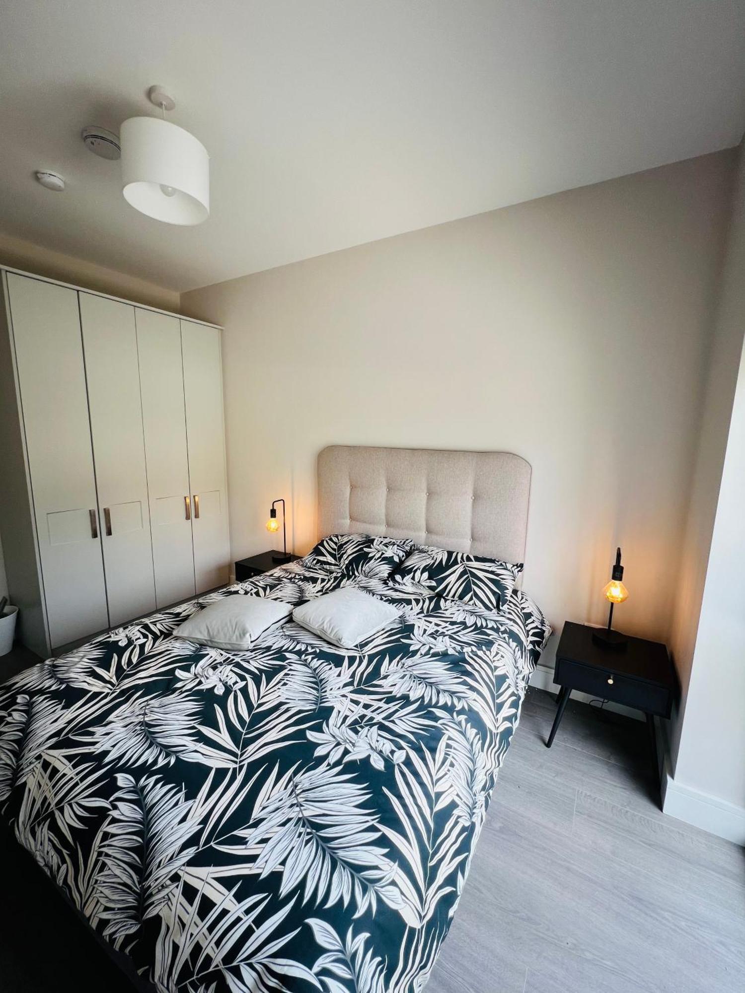 Apartment Private King Size In Well Decorated Shared Flat