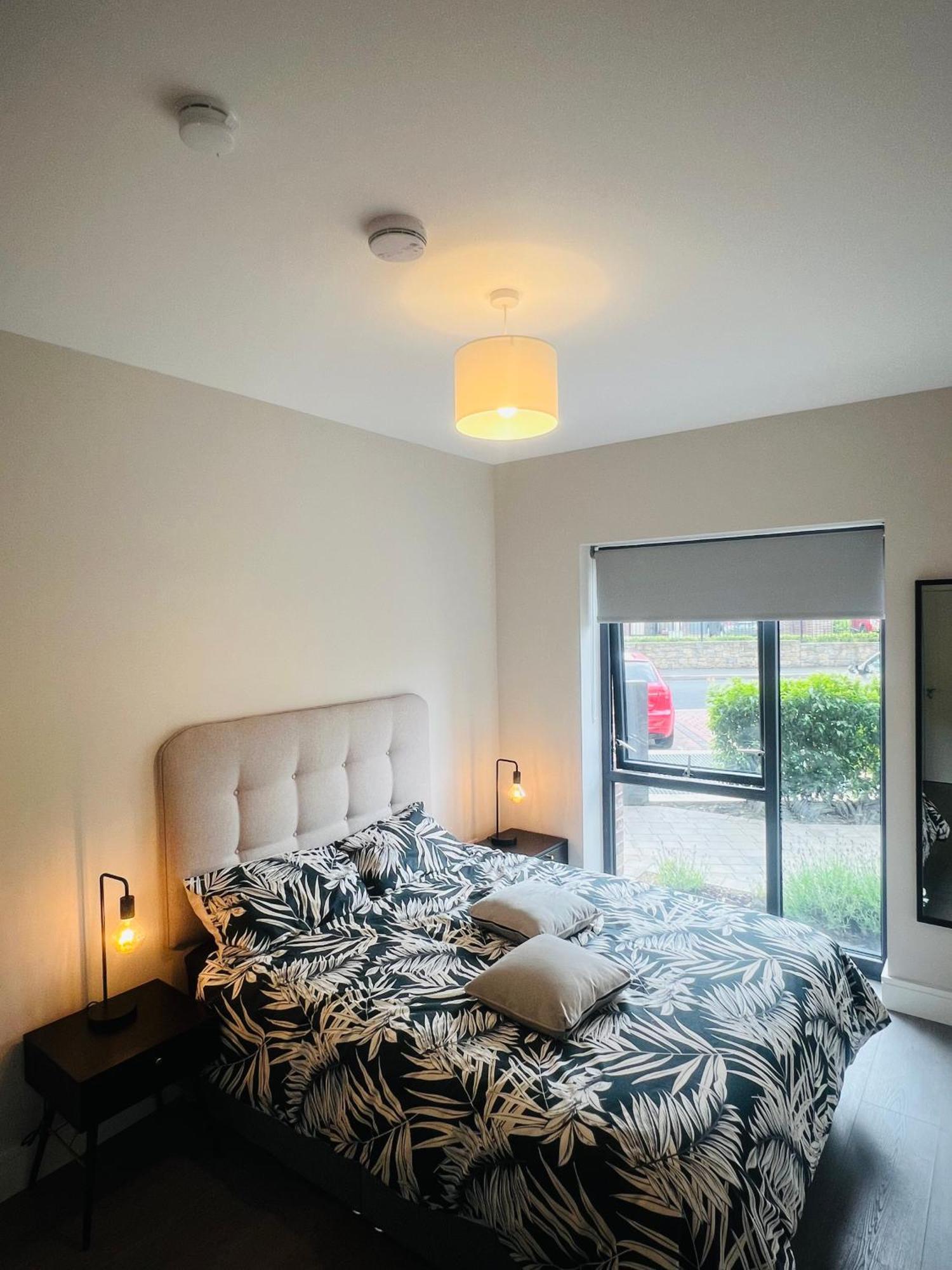 Private King Size In Well Decorated Shared Flat Apartment *
