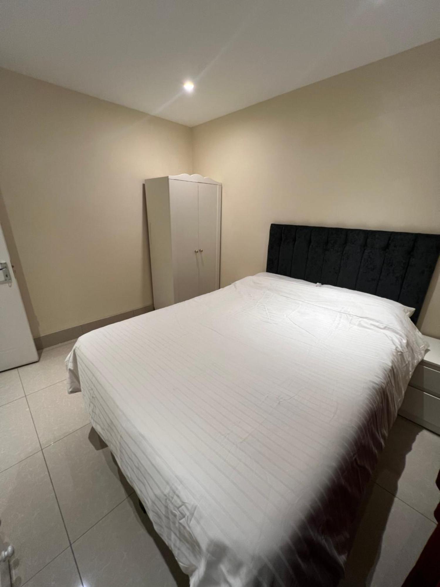 Guest house Lovely - Just 15 Mins To Centre Dublin