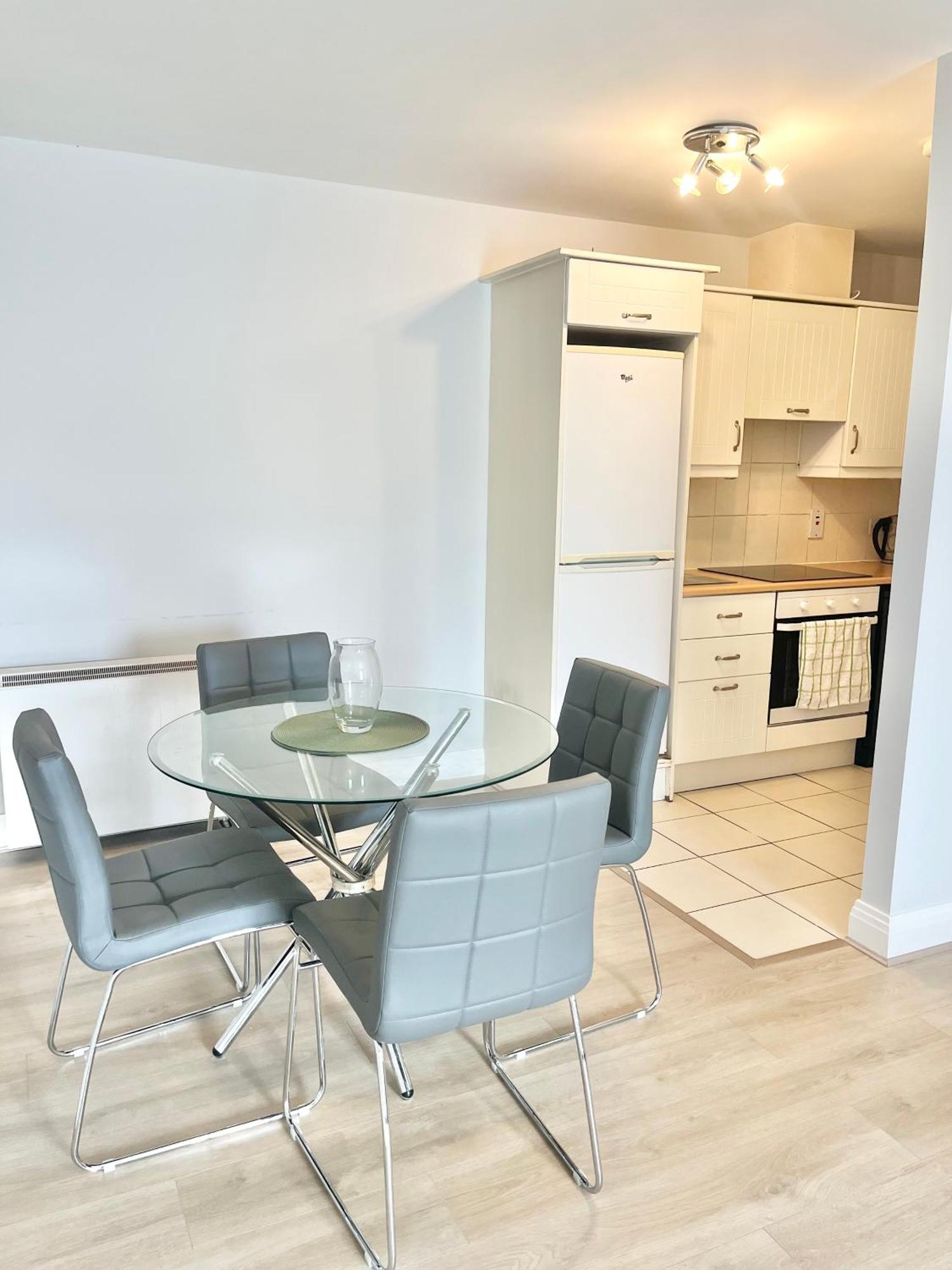 - 2 Bedrooms