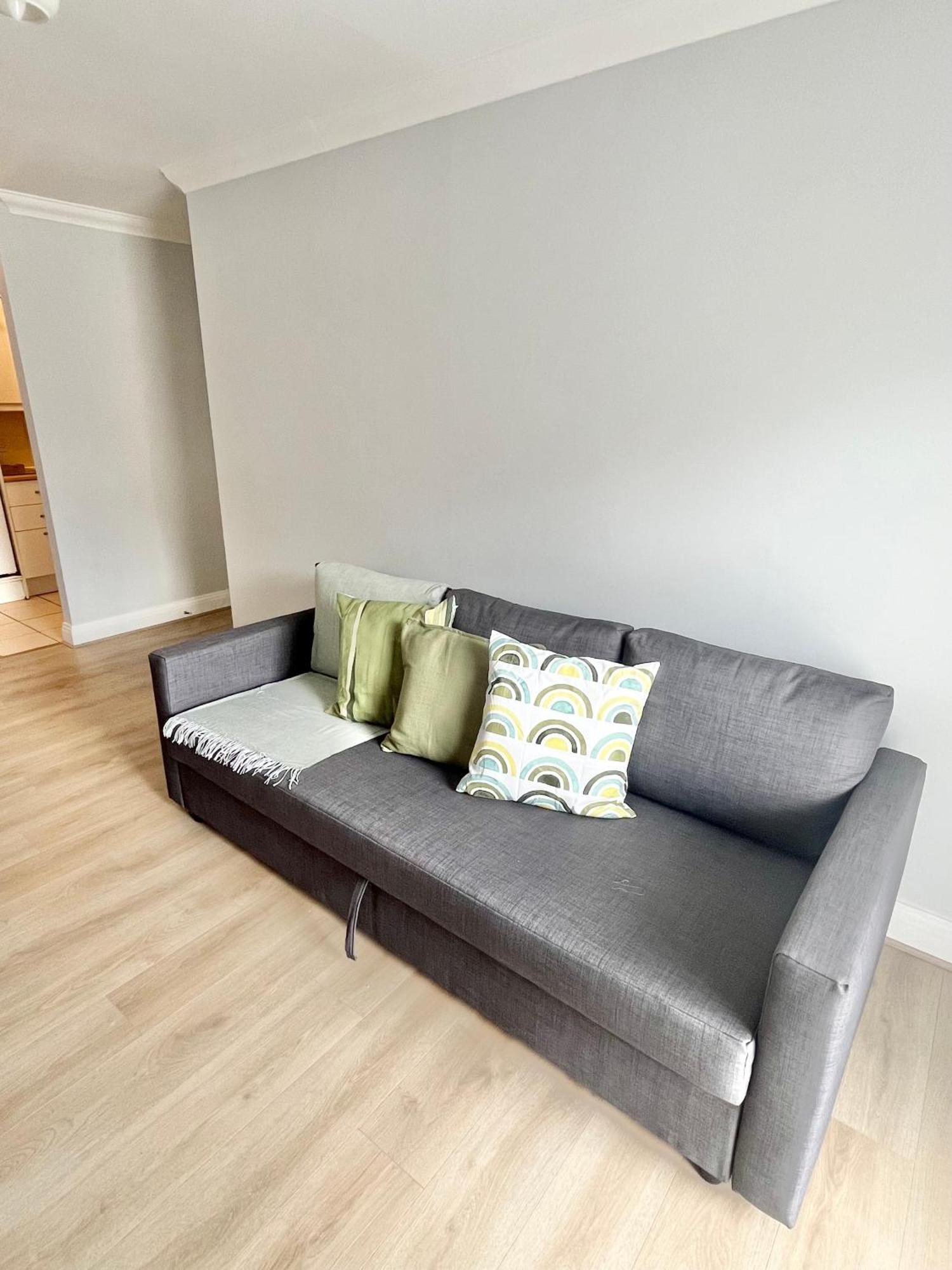 - 2 Bedrooms