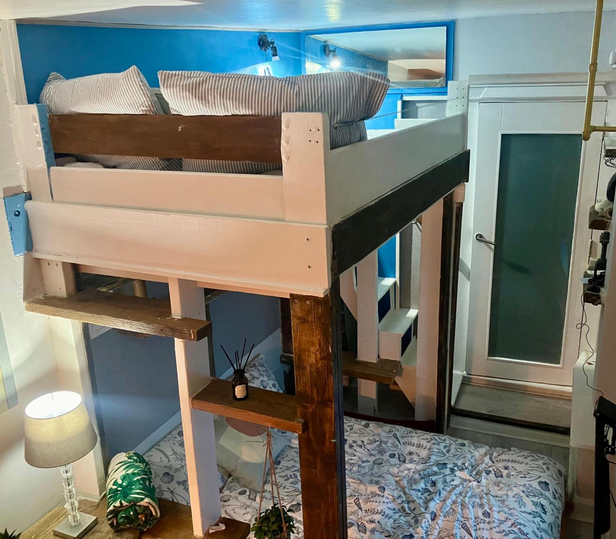 Apartment At 39