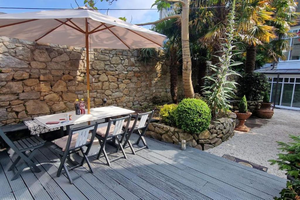 Hideaway Garden Paradise Apartment