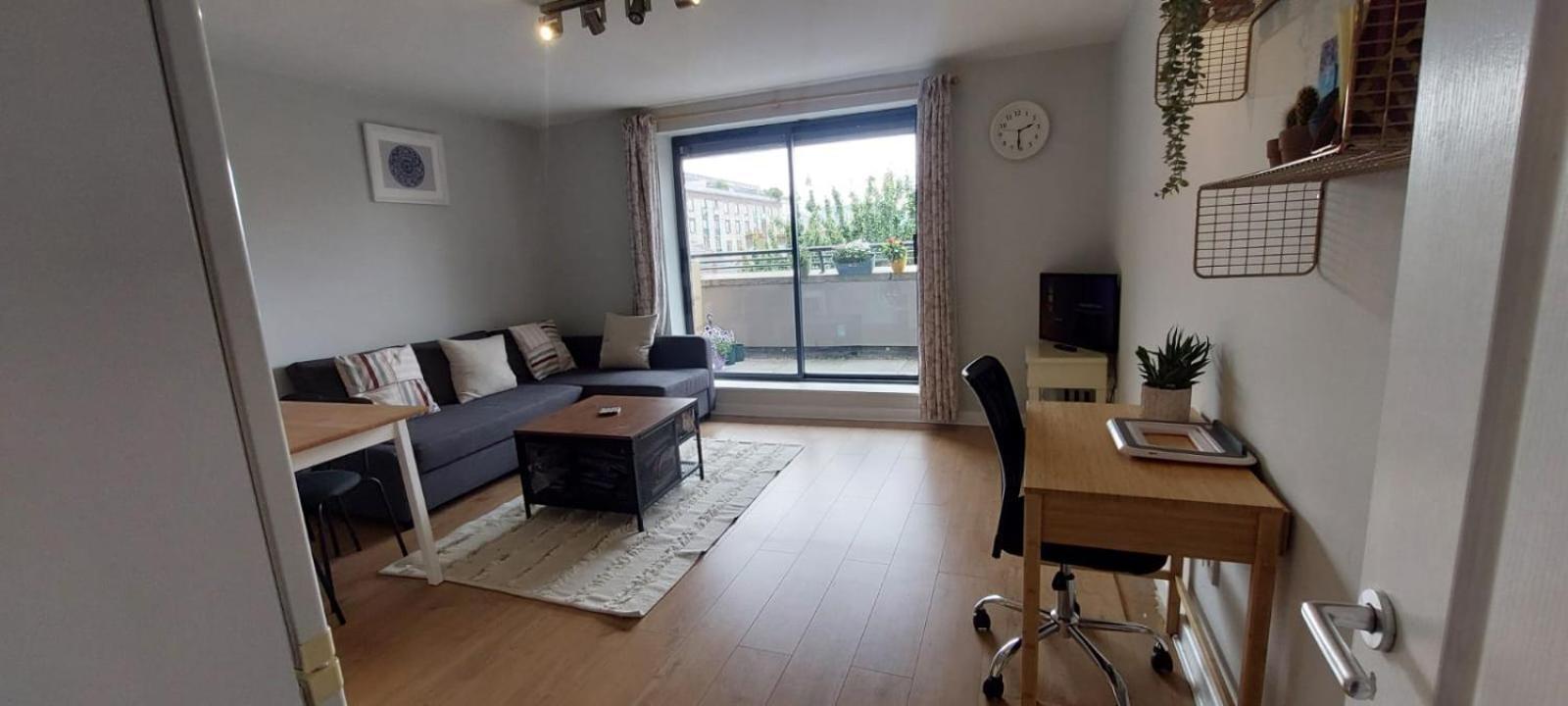 Spacious 1bd In Centre 9mins To Jervis
