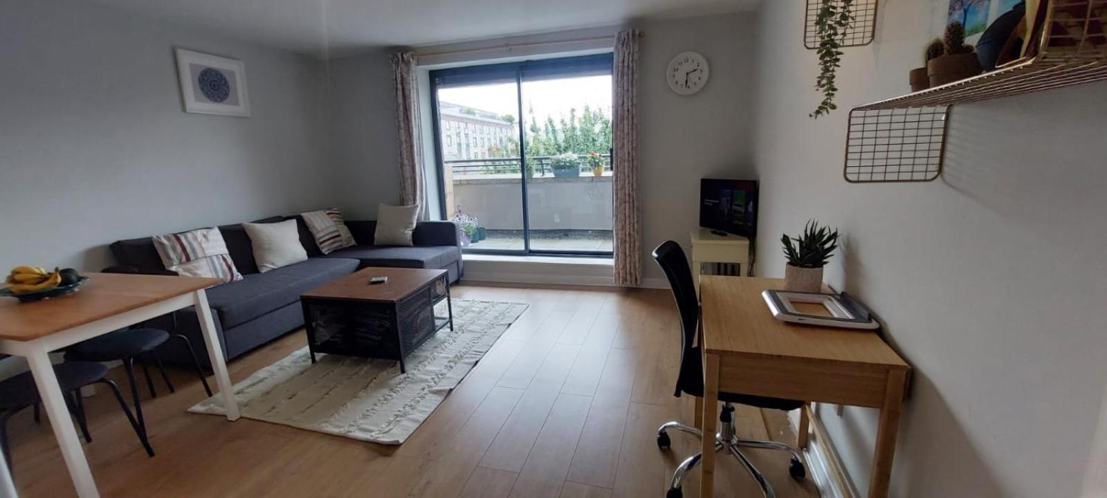 Spacious 1bd In Centre 9mins To Jervis Apartment