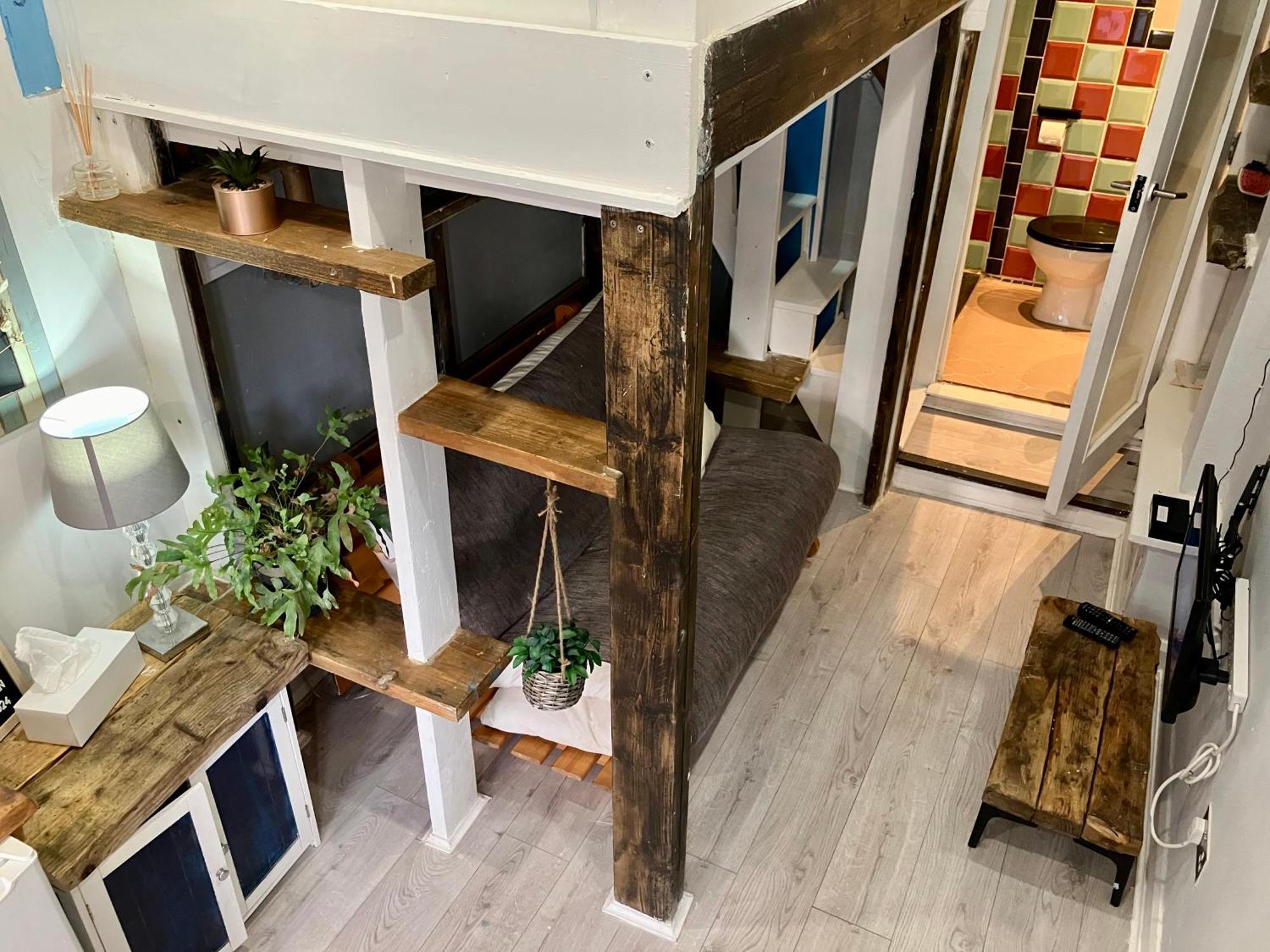 Apartment At 39