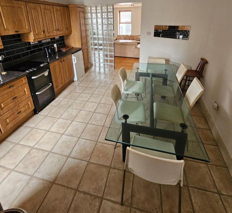 Spacious 3-bedroom In Vibrant 8 * Dublin