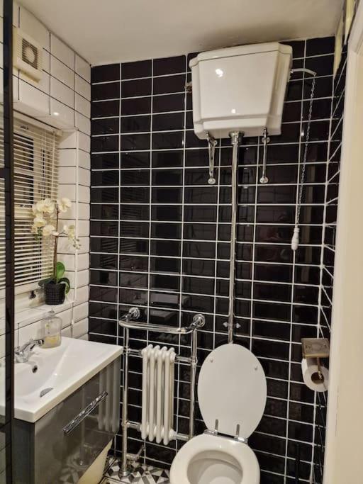 Trinity 2 Bed With Mezzanine Apartment *