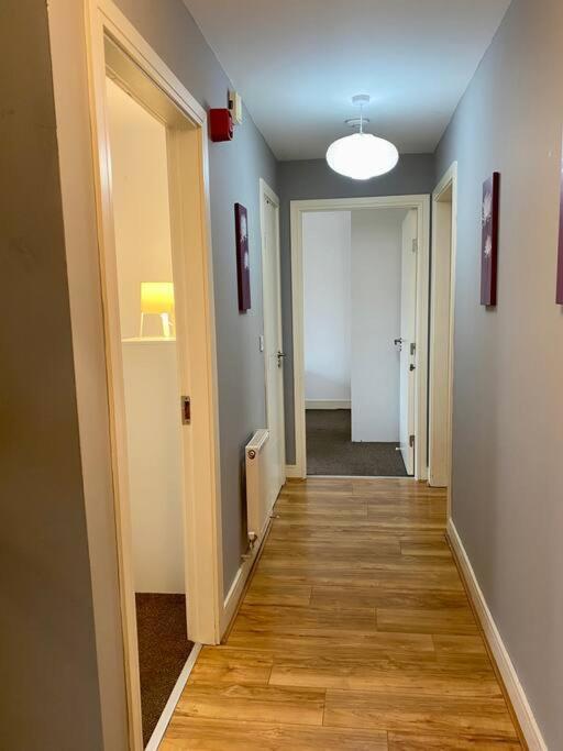 Apartment Conveniently Located, 2 Bedroom Modern