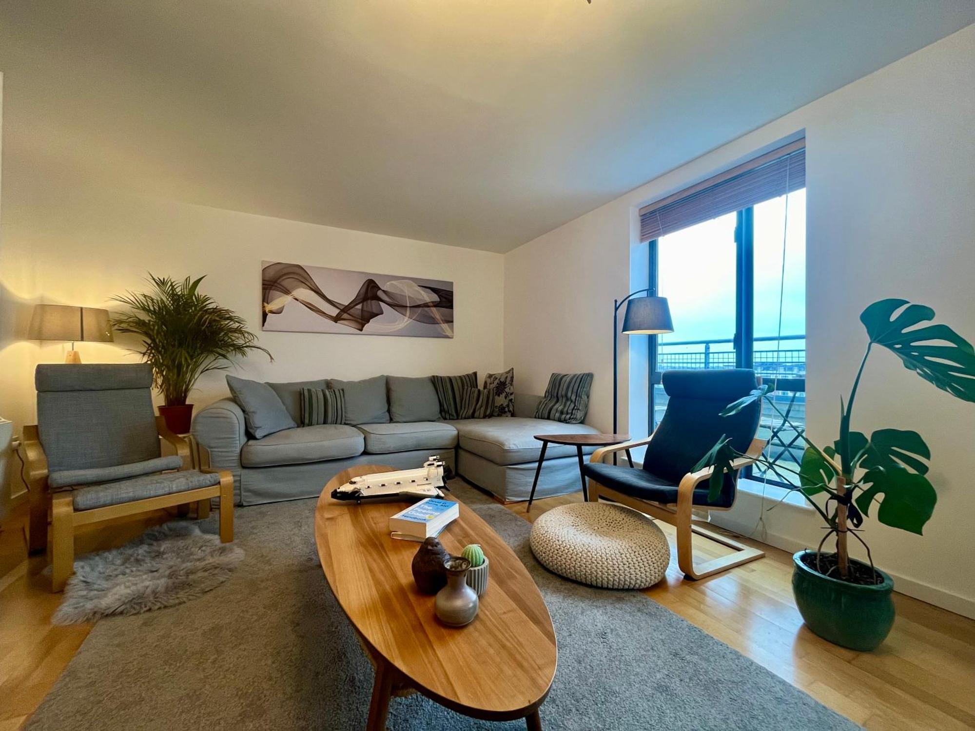 Entire In Exclusive Neighborhood - Comfortably Sleeps Up To 6 Guest * Dublin