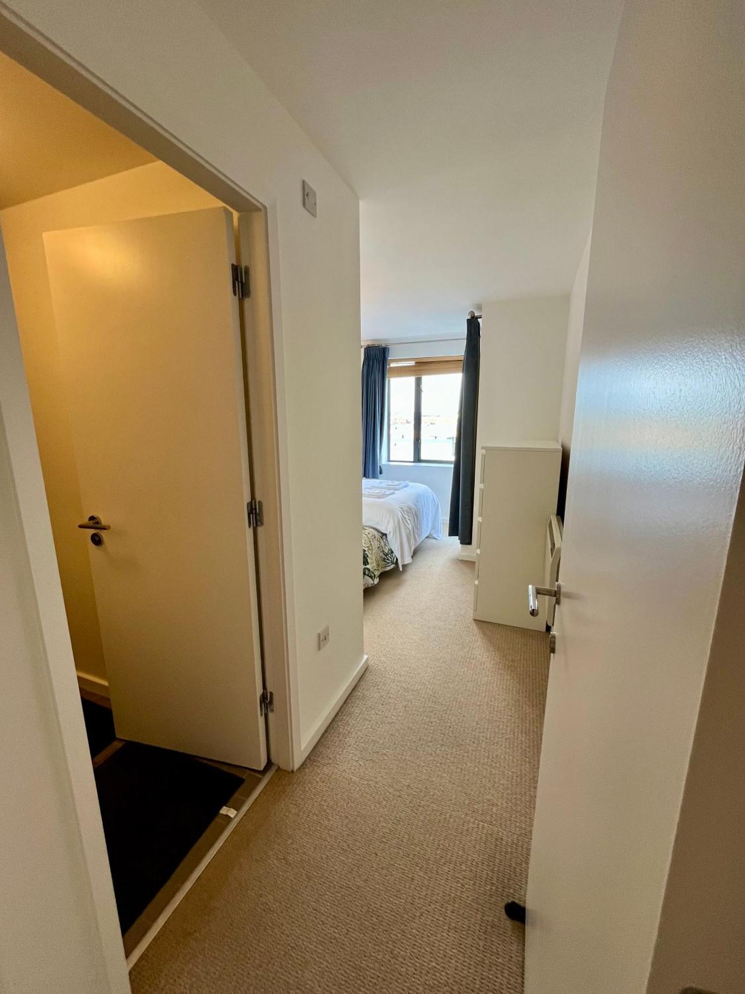 Entire In Exclusive Neighborhood - Comfortably Sleeps Up To 6 Guest Dublin