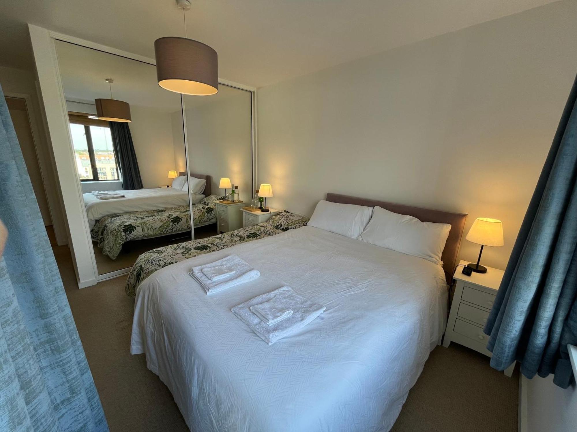 Apartment Entire In Exclusive Neighborhood - Comfortably Sleeps Up To 6 Guest *