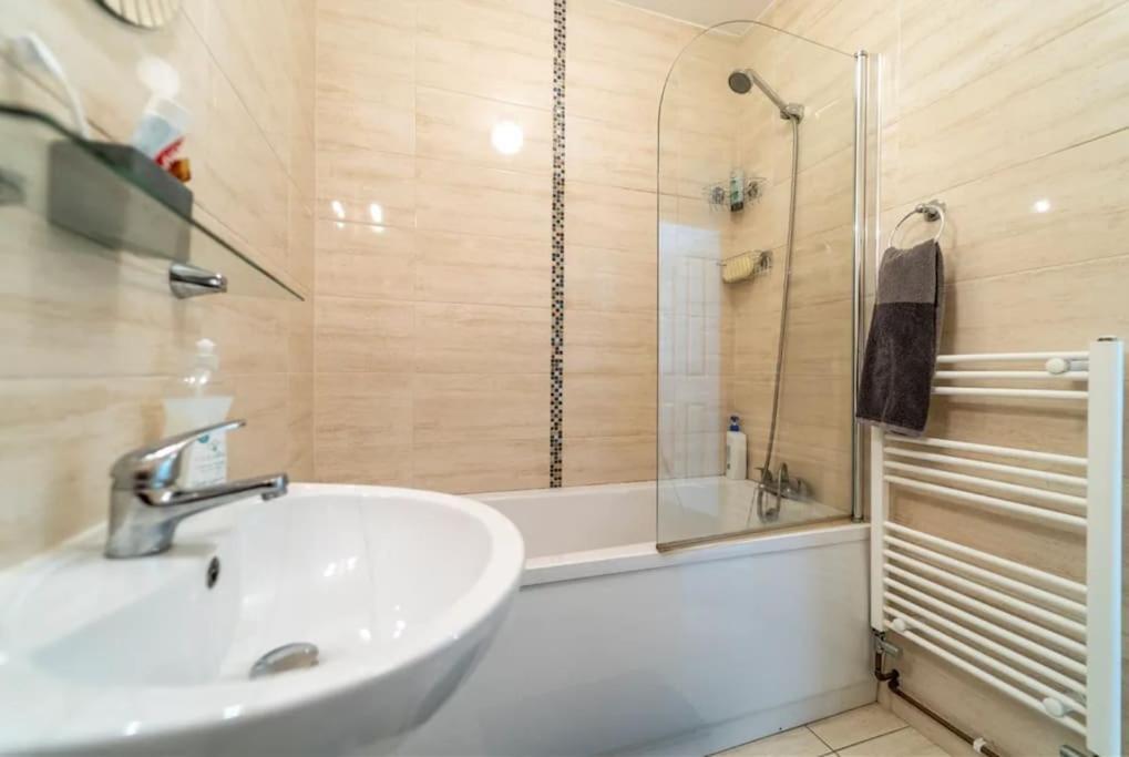 South Apartment *