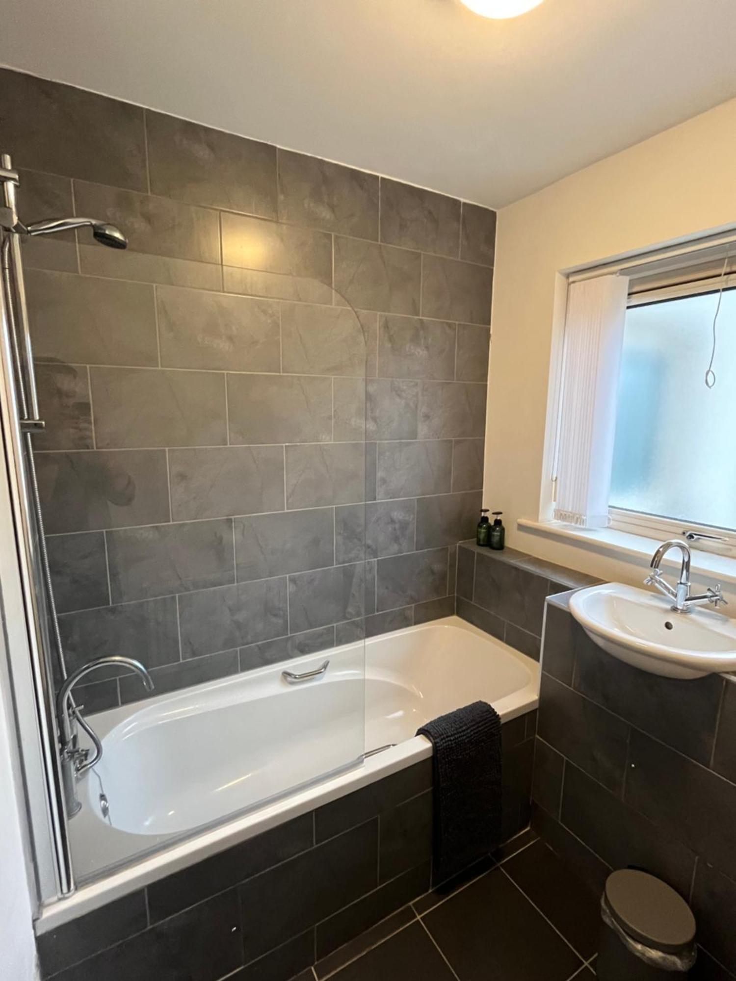 Conveniently Located, 2 Bedroom Modern