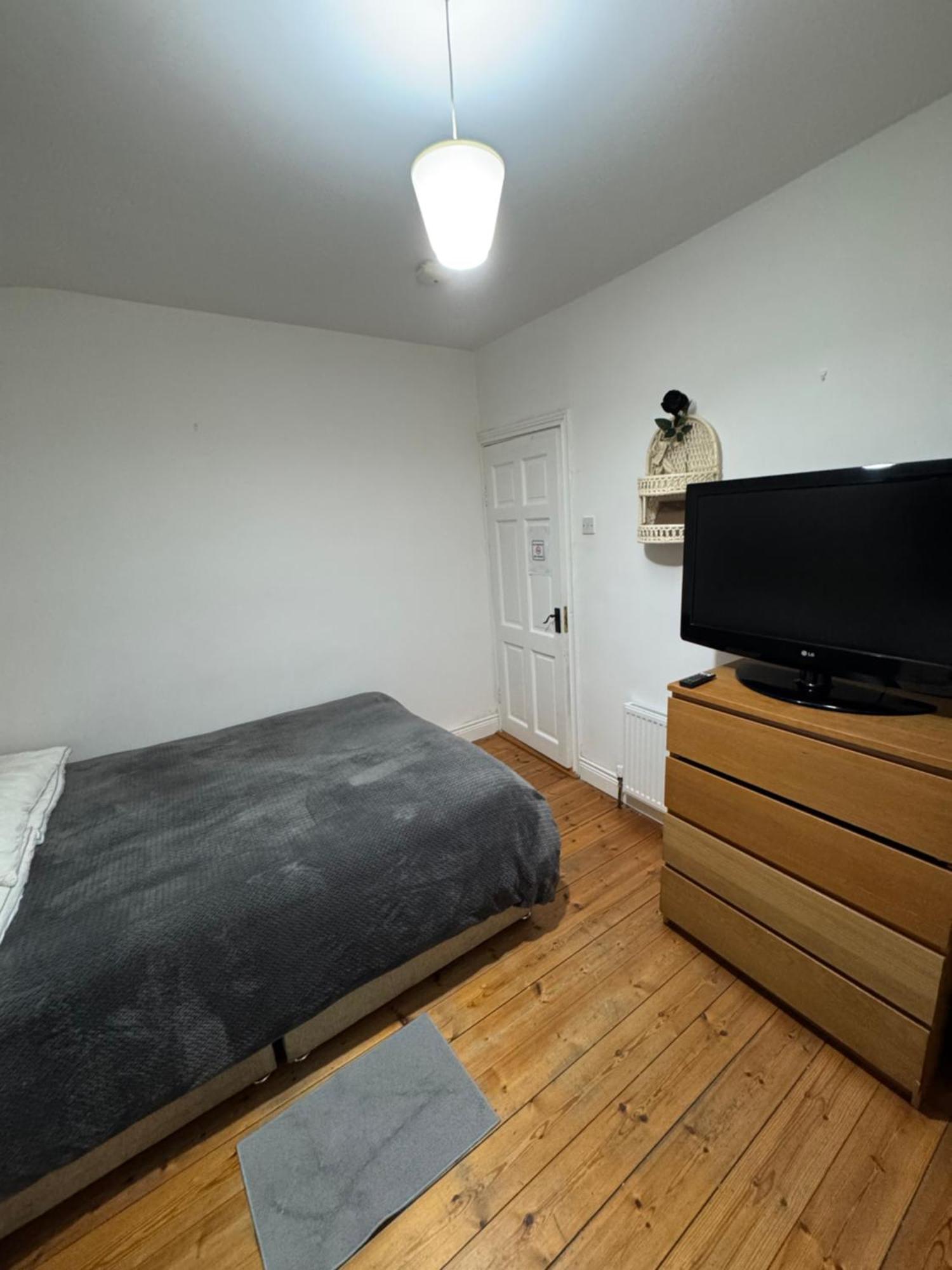 Cozy Double Bedroom *