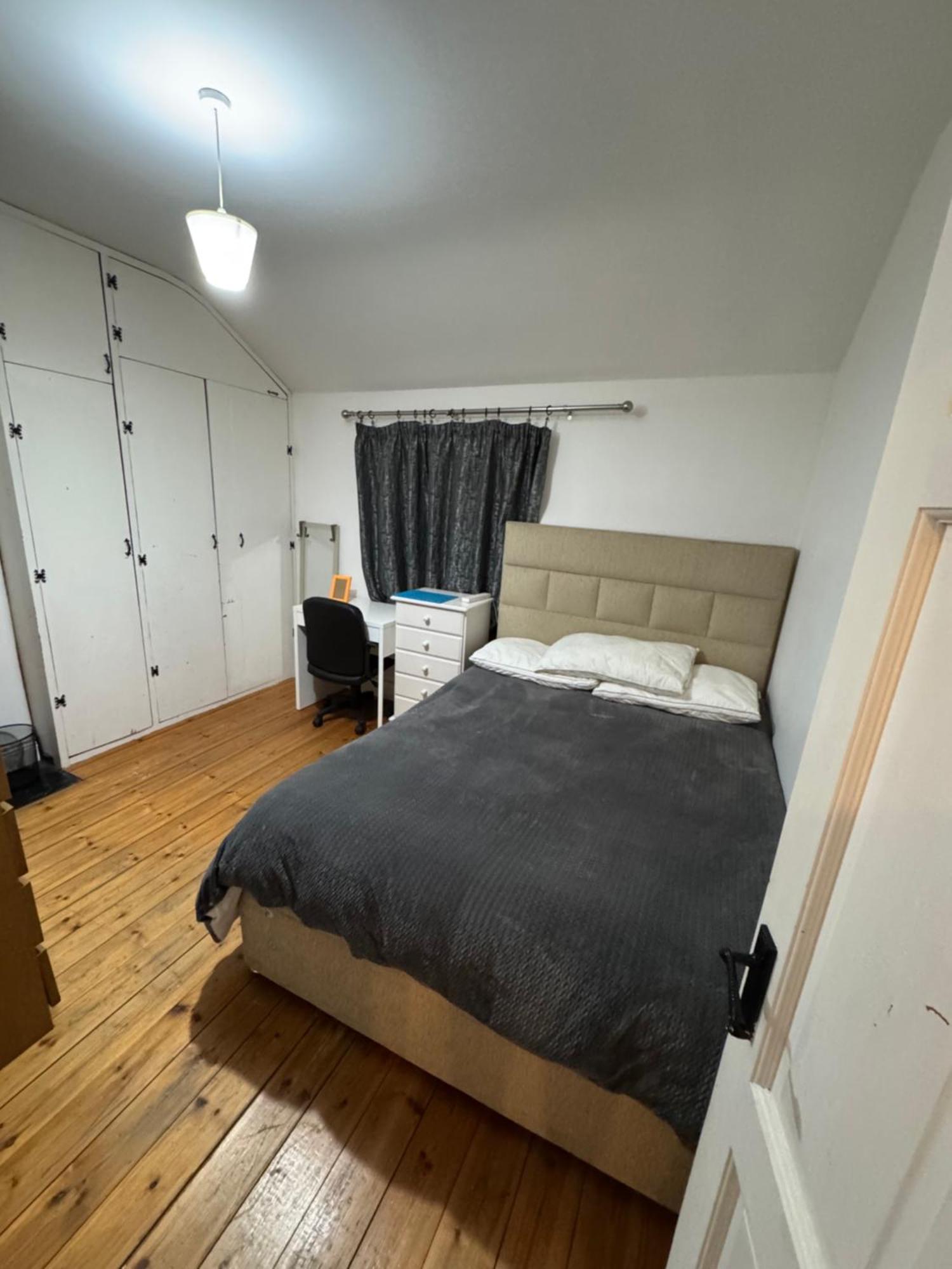 Cozy Double Bedroom Homestay *