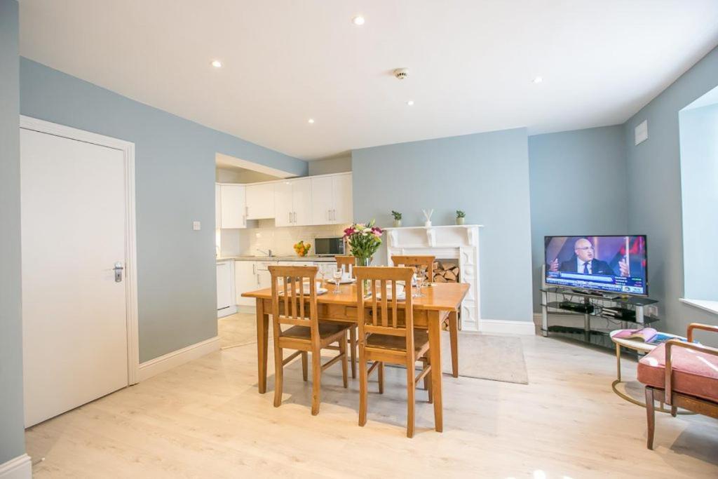 Pearse Street Gardens Apartment Dublin