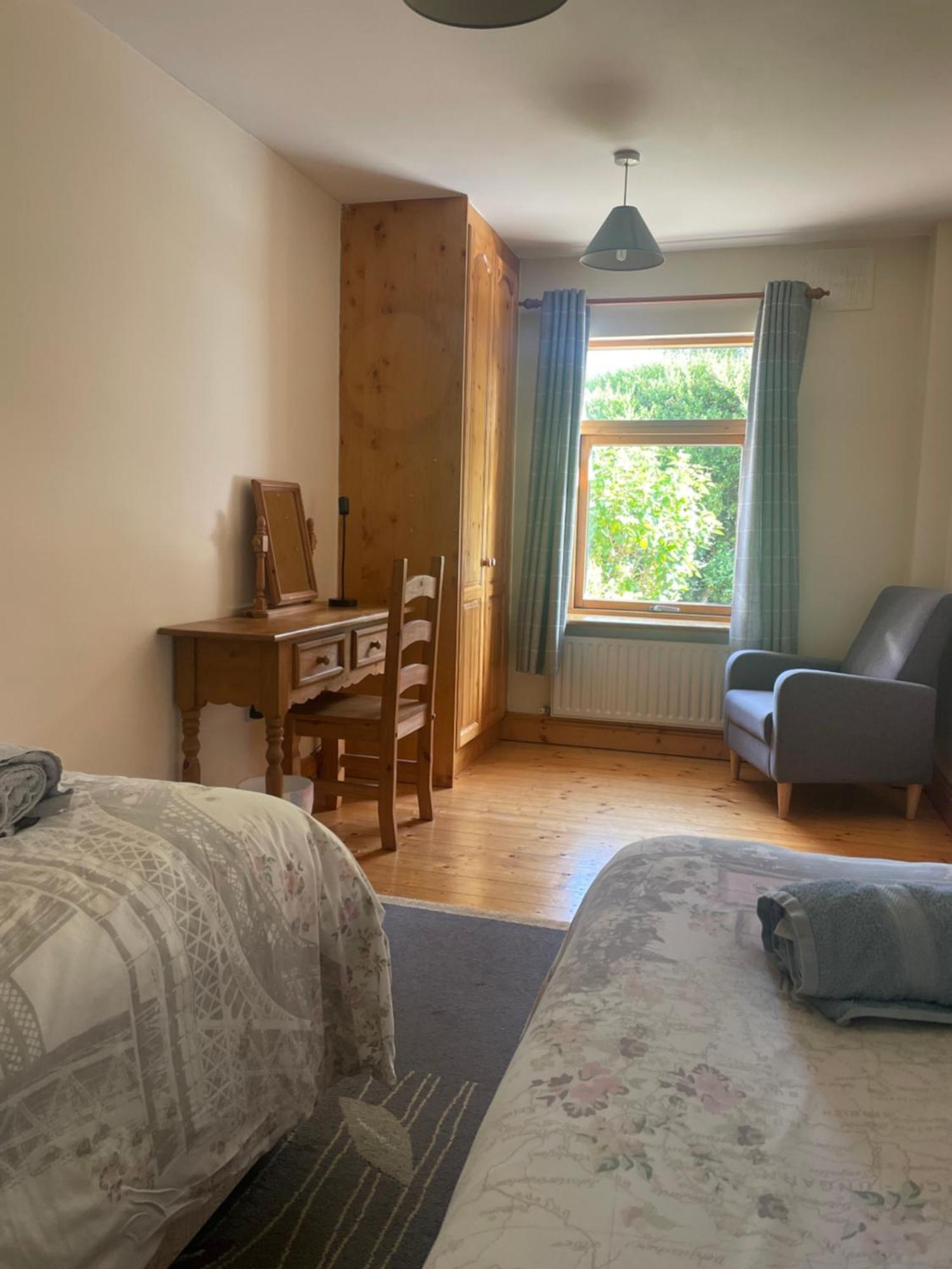 Large 5 Bedroom In Shankill South Dublin