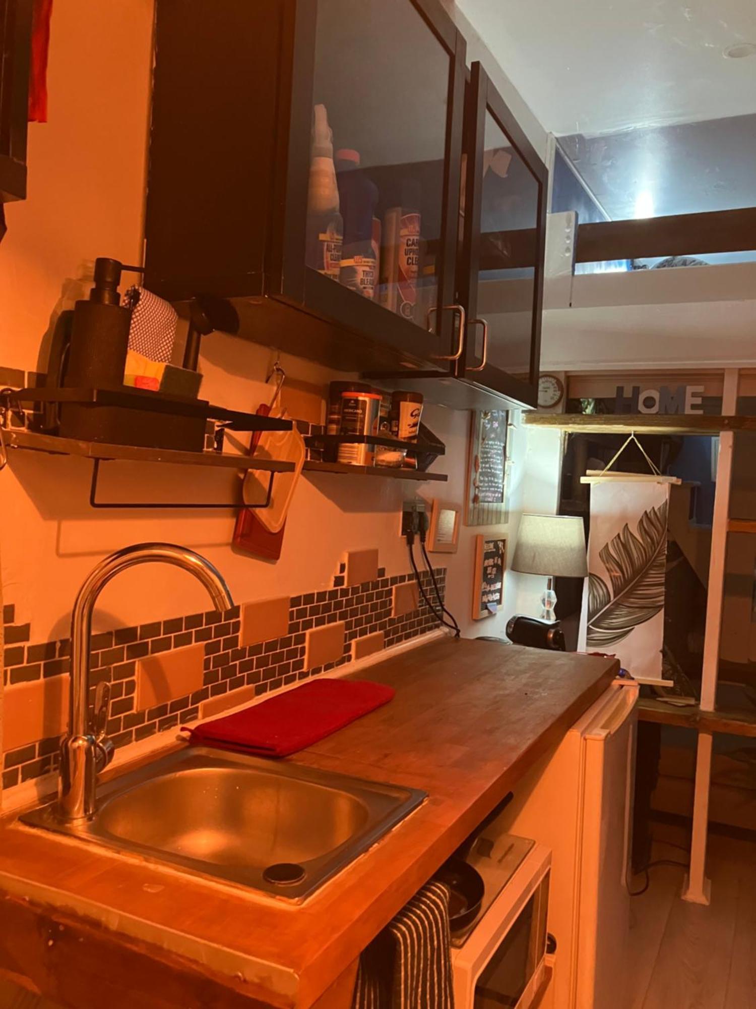 Apartment At 39 *