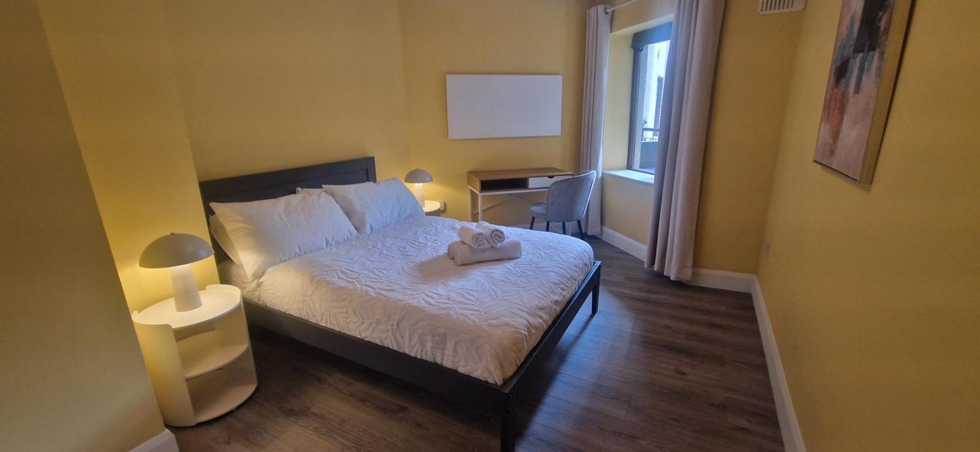 Apartment Upgraded & Slick 2bd Heart Of At Christchurch Dublin