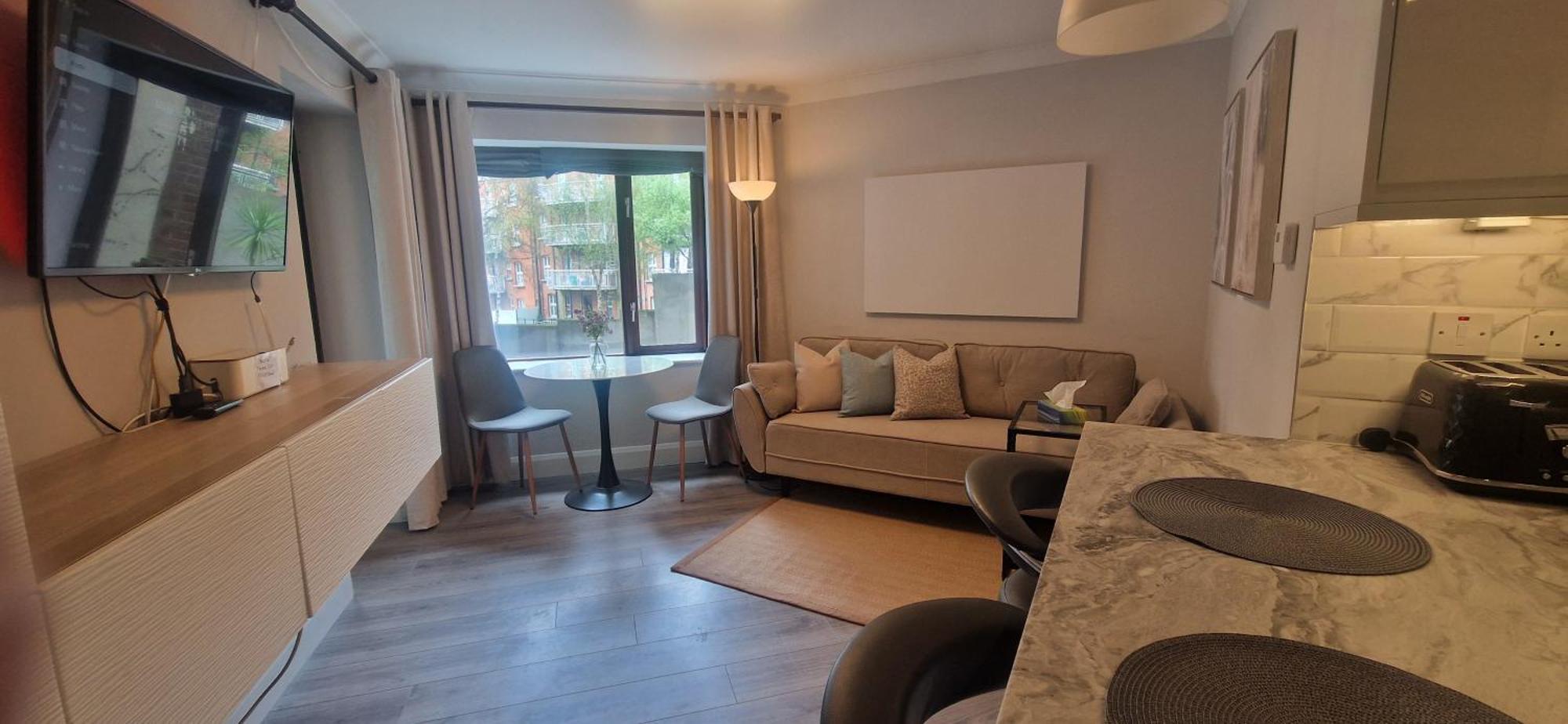 Upgraded & Slick 2bd Heart Of At Christchurch * Dublin