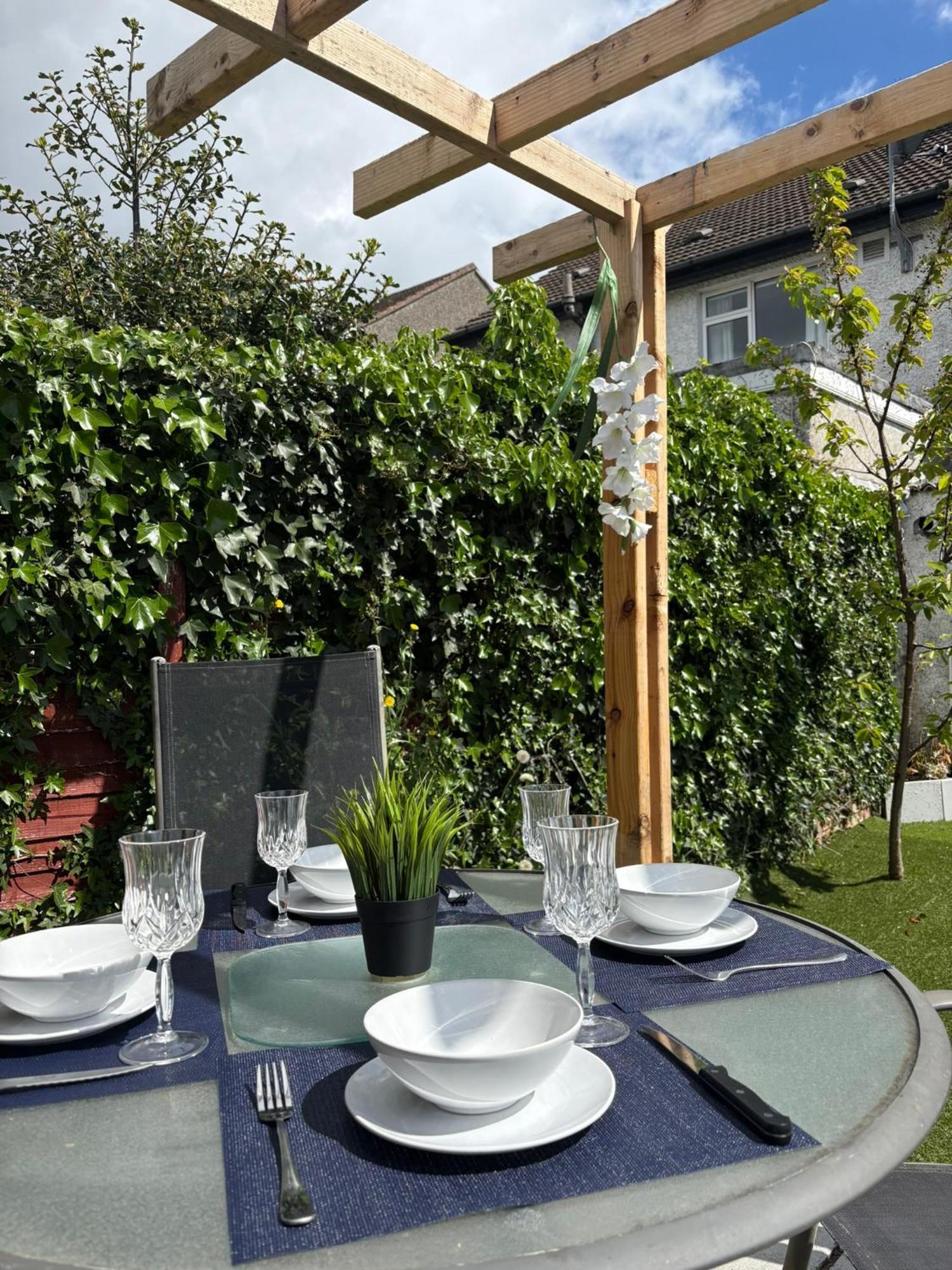 Superb Double Near Airport - 3 Guest house Dublin