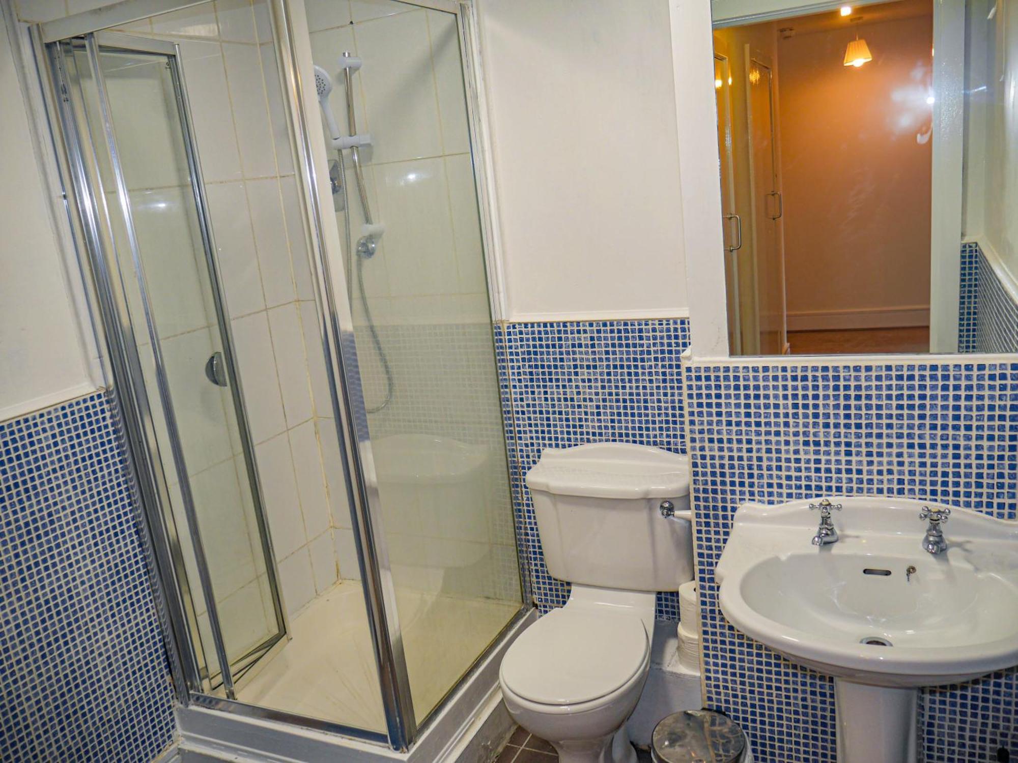 Comfortable 2-bedroom Near Airport