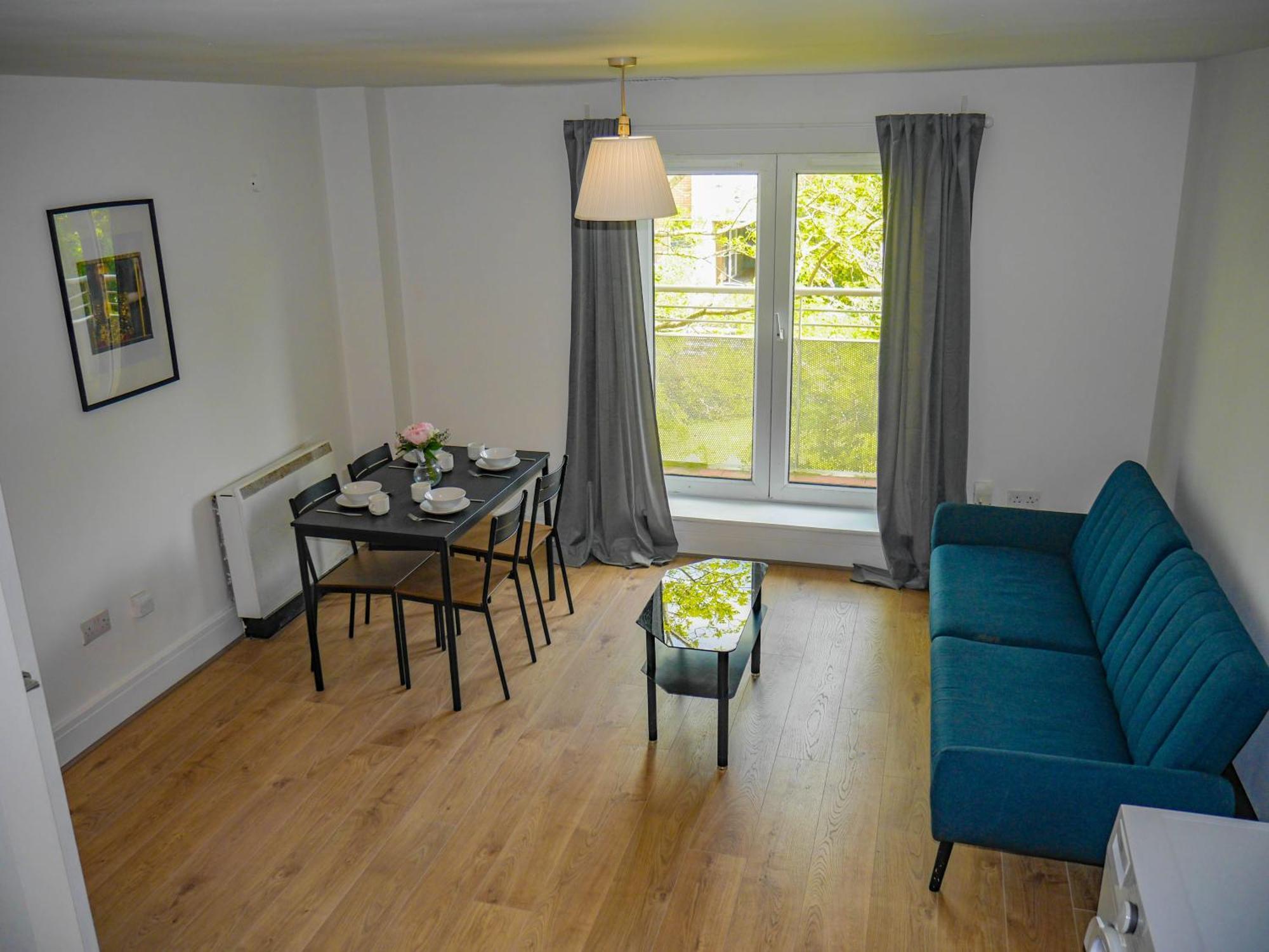 Apartment Comfortable 2-bedroom Near Airport