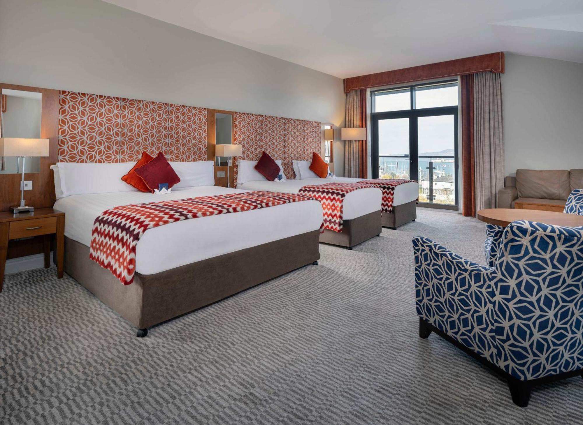 Royal Marine Hotel 4*