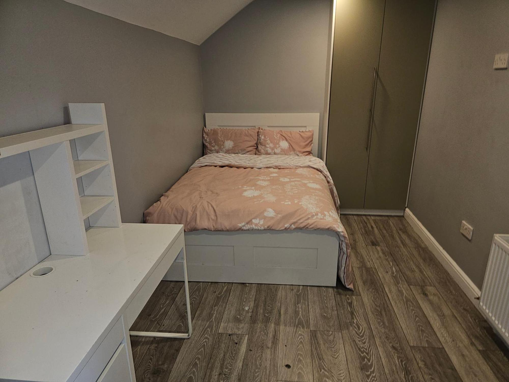 Holiday home Modern 4-5 Bedroom House