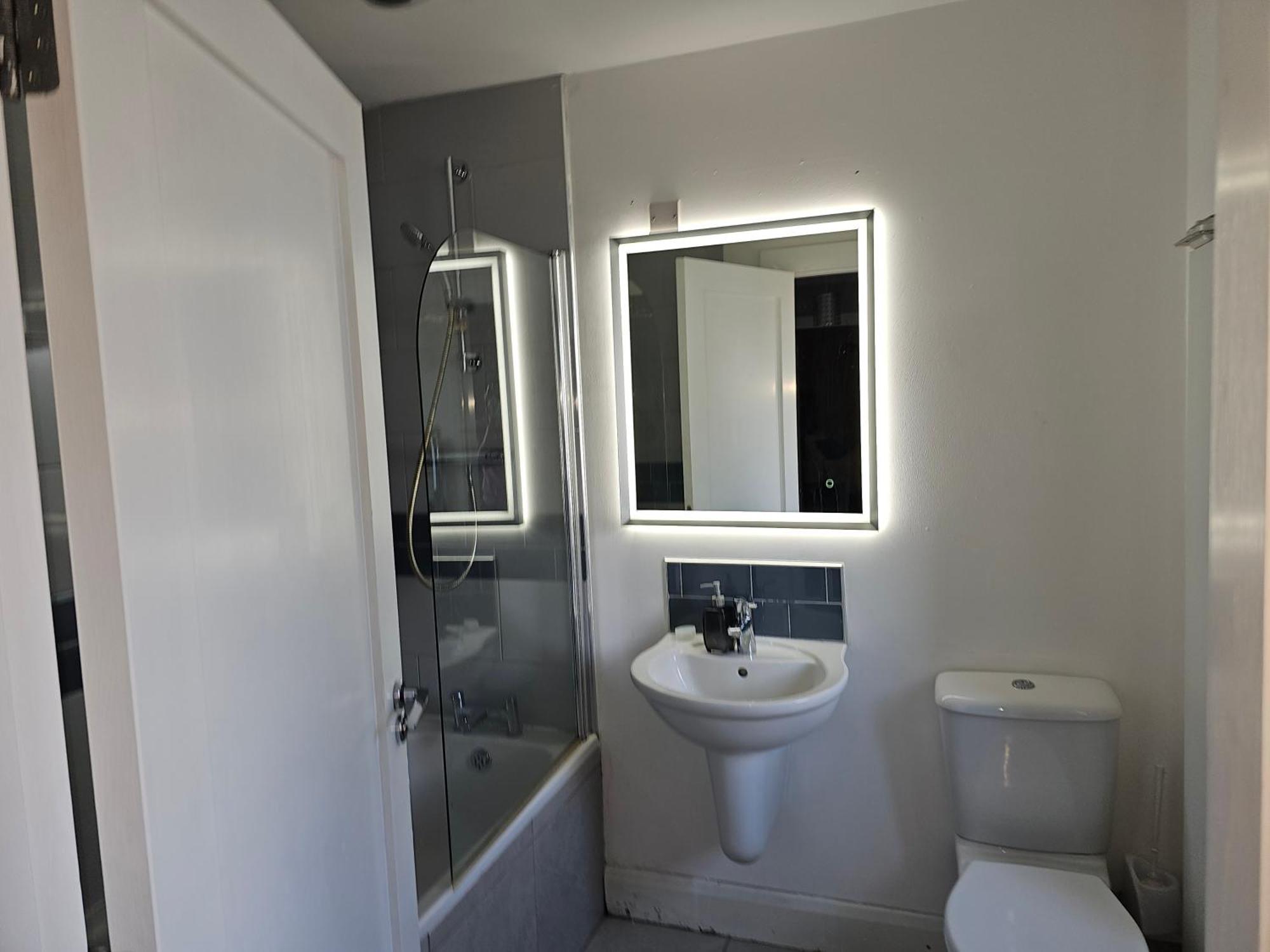 Holiday home Modern 4-5 Bedroom House *