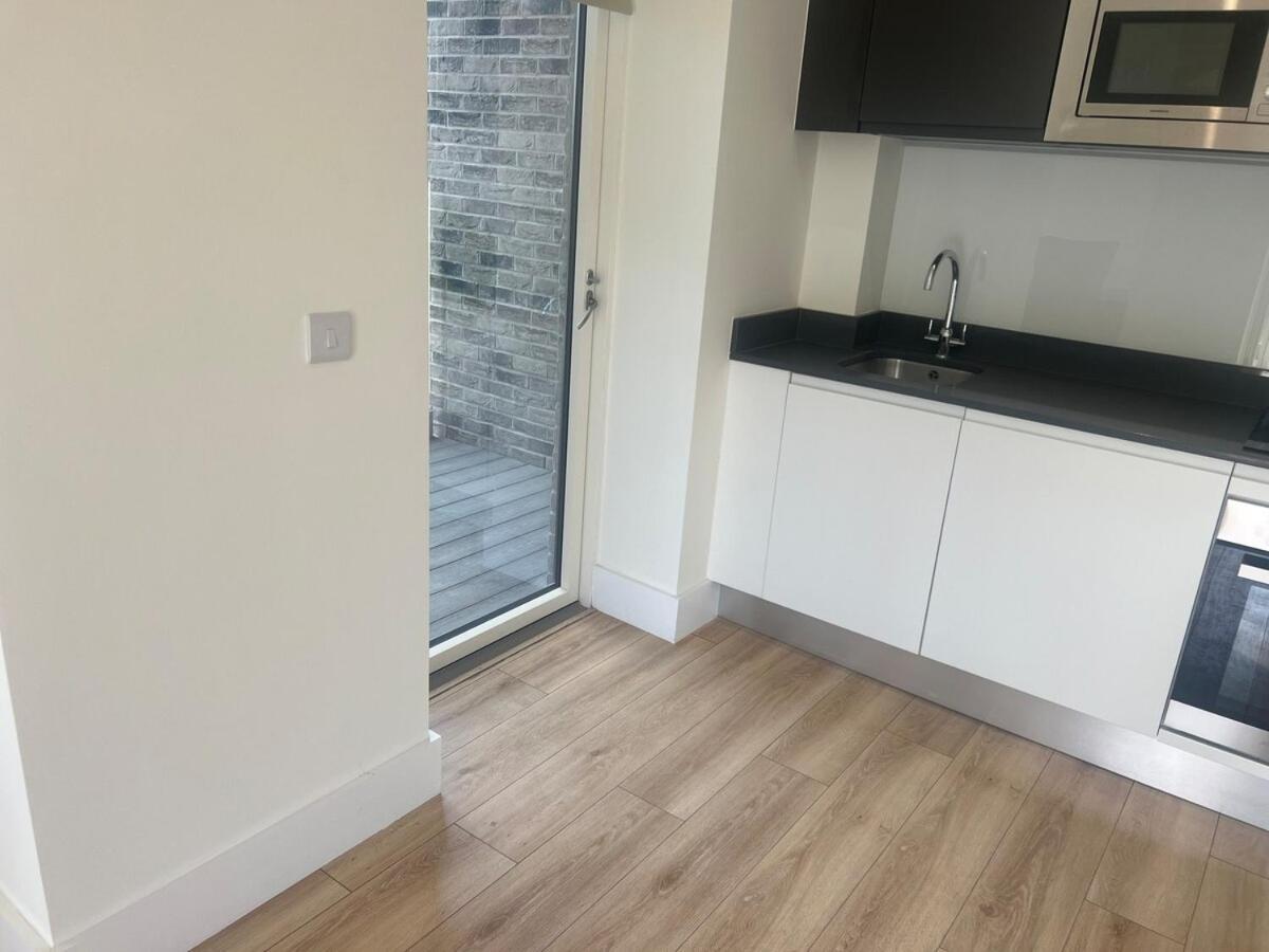 Modern View Apartment *
