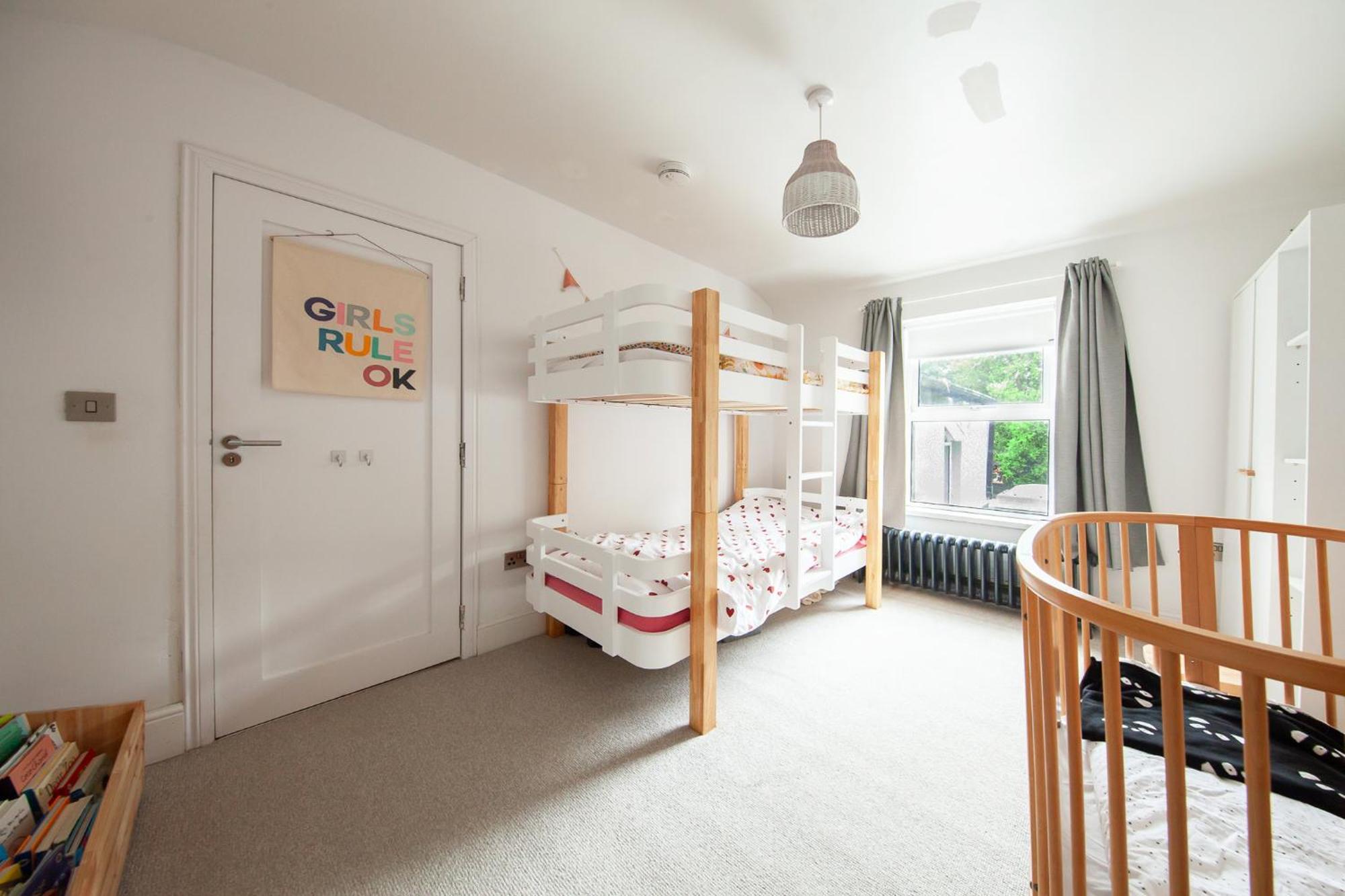 Beautiful And Spacious In South Circular Rd Holiday home